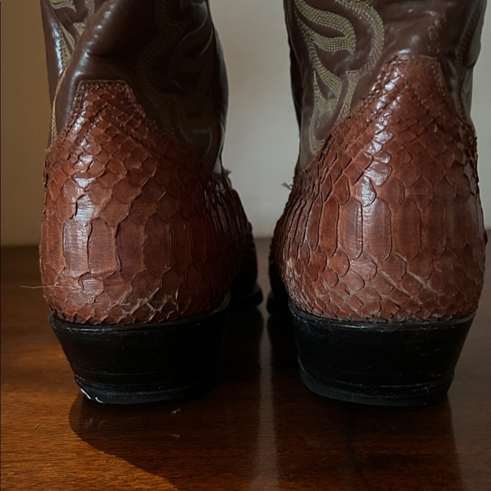 Tony Lama Snakeskin Western Cowboy Boots - Picture 6 of 9
